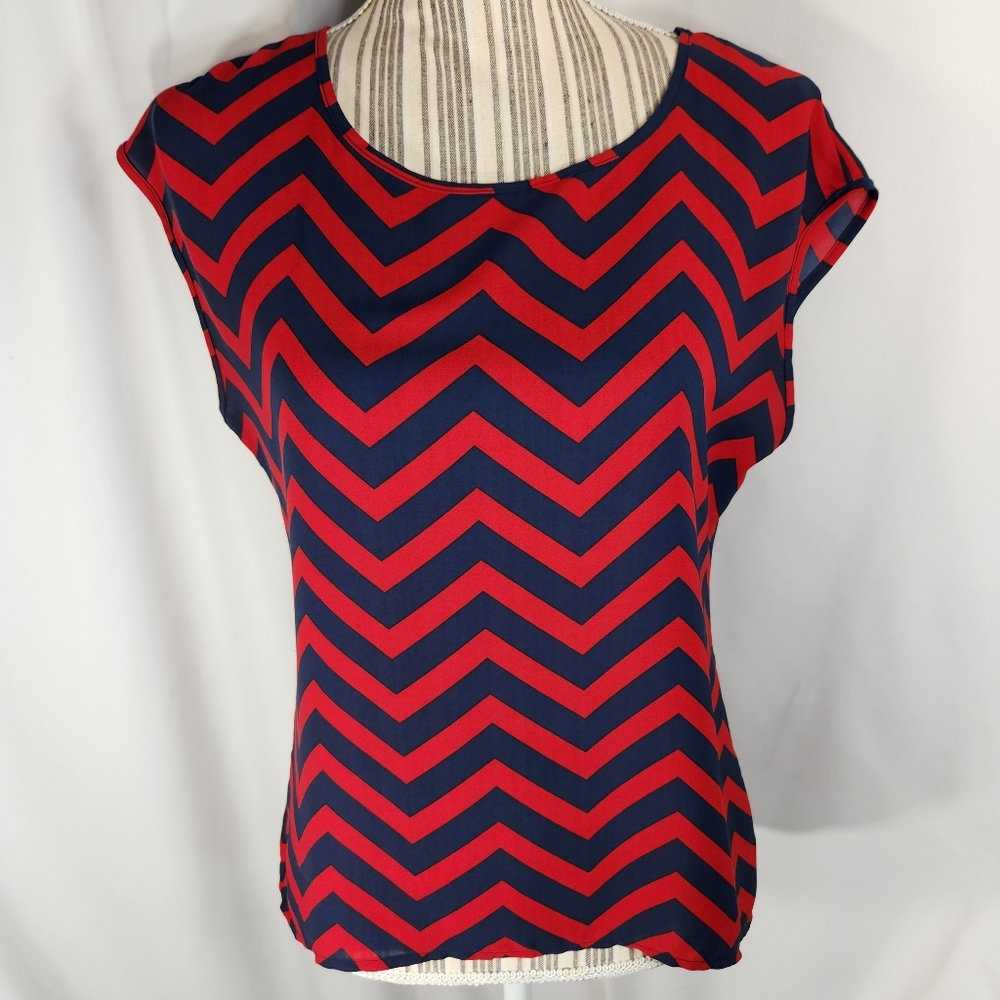 HeartSoul Navy & Red Zig Zag Striped Hi-Low Hem Short Sleeve Top Size Small